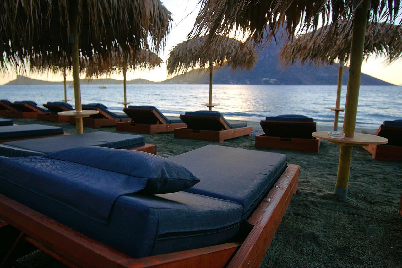 La Playa Boutique Apartments Myrties Extérieur photo